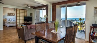 Kona Oceanview Penthouse in Kailua Village - Best Kona Location/View!