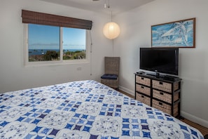 3 chambres, fer et planche à repasser, lit de bébé portatif