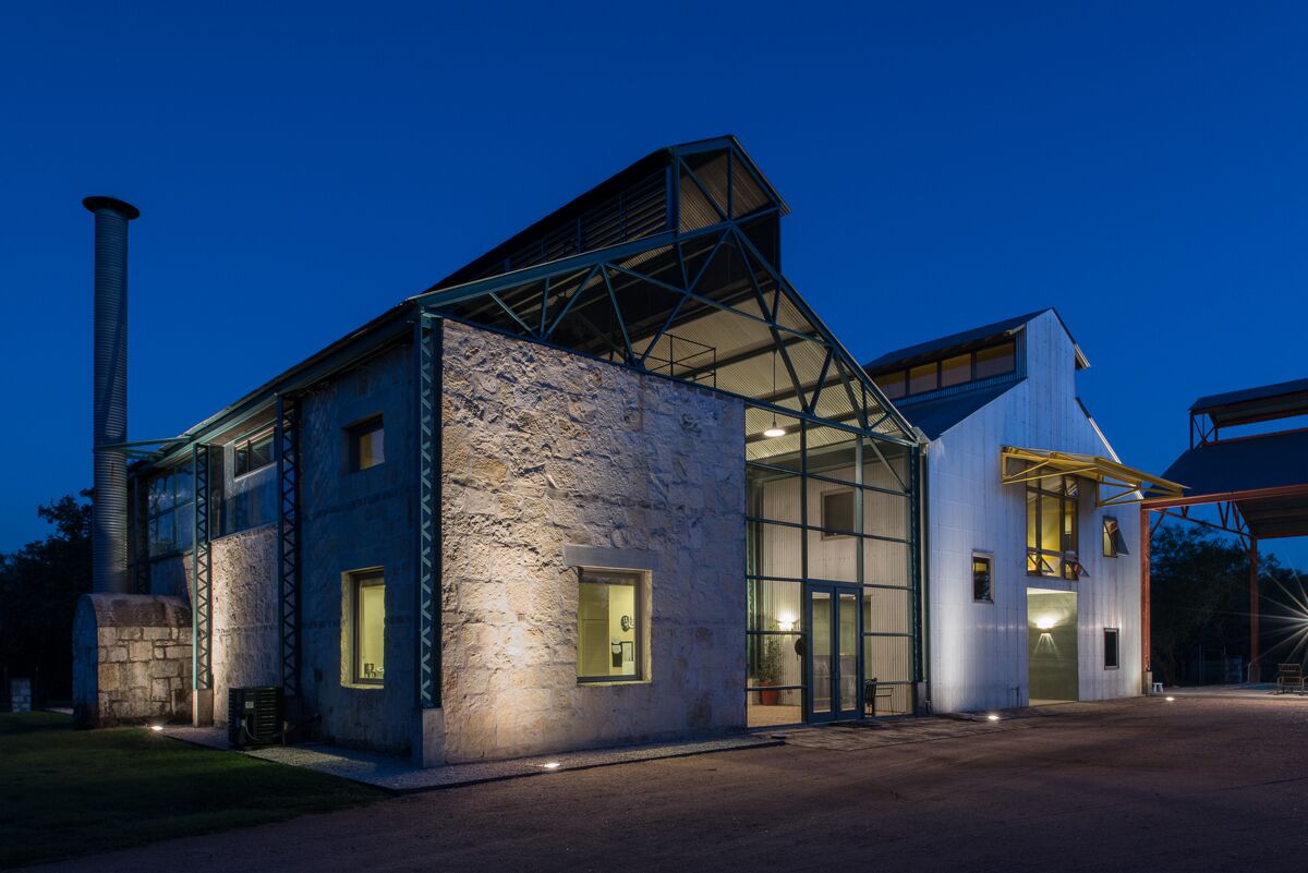 Stunning architecture in dramatic Hill Country setting