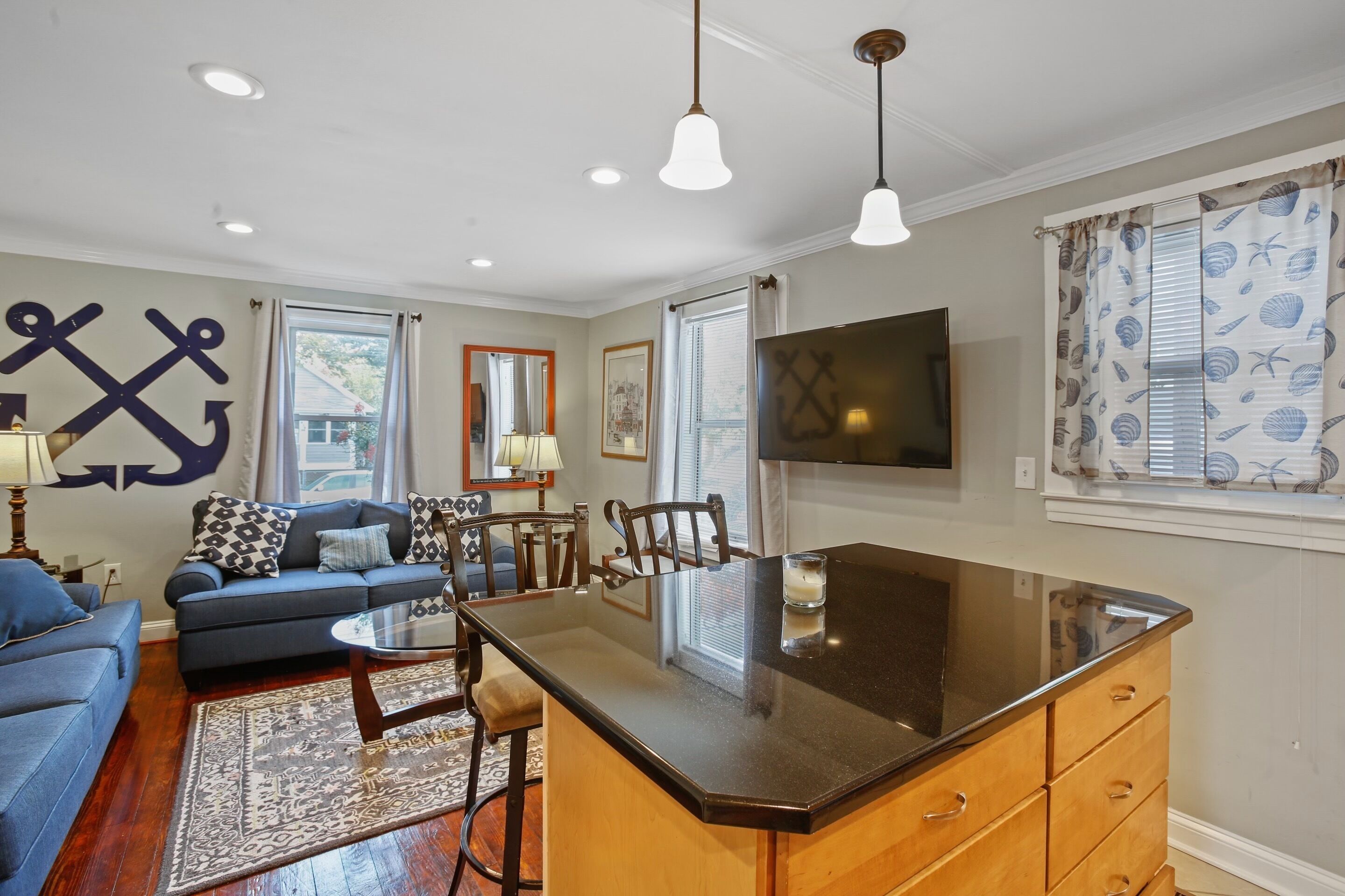 Neat & Clean 1 Bedroom Apartment in Quaint Eastport Neighborhood of Annapolis 