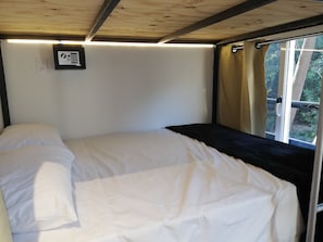 Pillow-top beds, blackout curtains, free WiFi, bed sheets - Billy Box - Hostel (Puerto Vallarta)