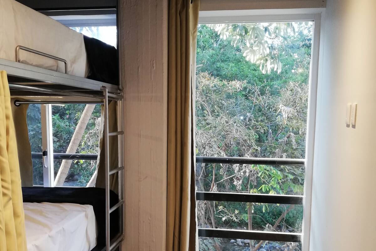 Shared Dormitory, Mixed Dorm (2 queen beds) | Pillowtop beds, blackout drapes, WiFi (free), bed sheets