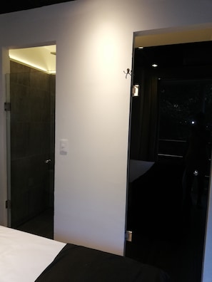 Pillow-top beds, blackout curtains, free WiFi, bed sheets - Billy Box - Hostel (Puerto Vallarta)
