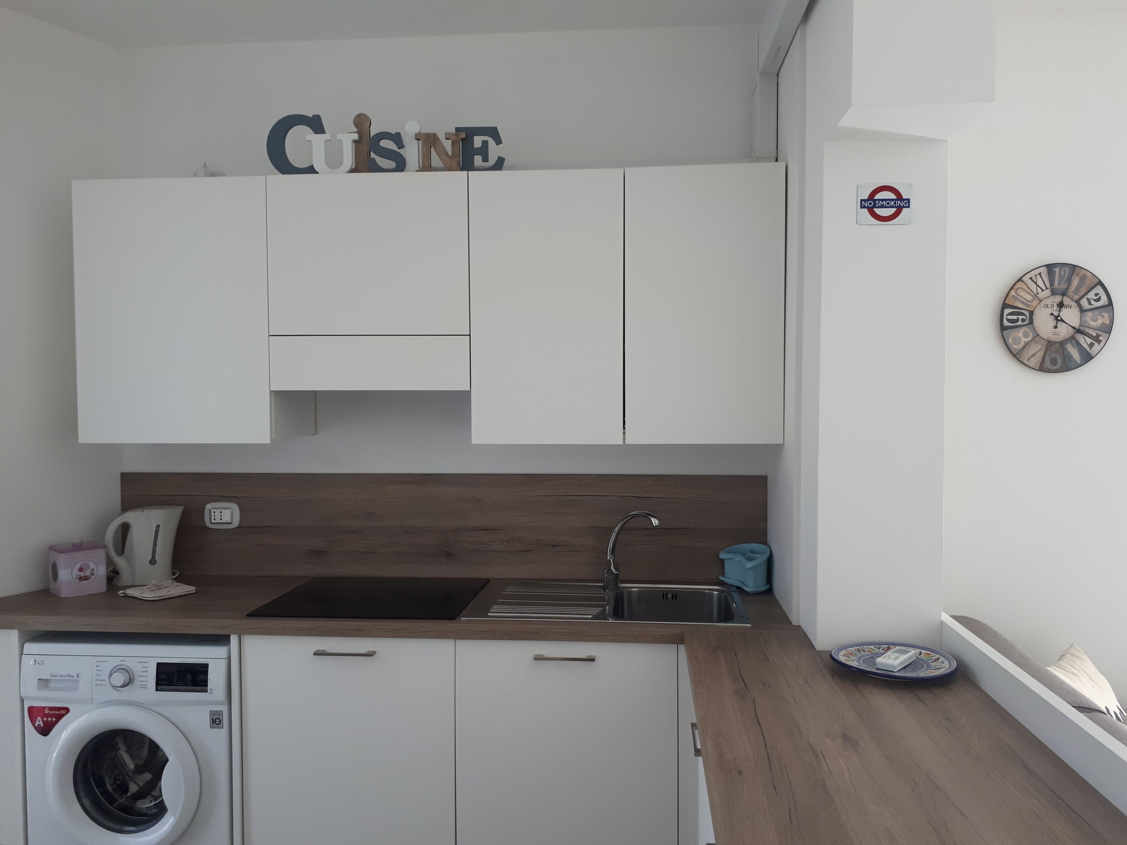 Citra Code 010059 - LT- 0237 Comfortable one bedroom apartment a step away from the blue sea