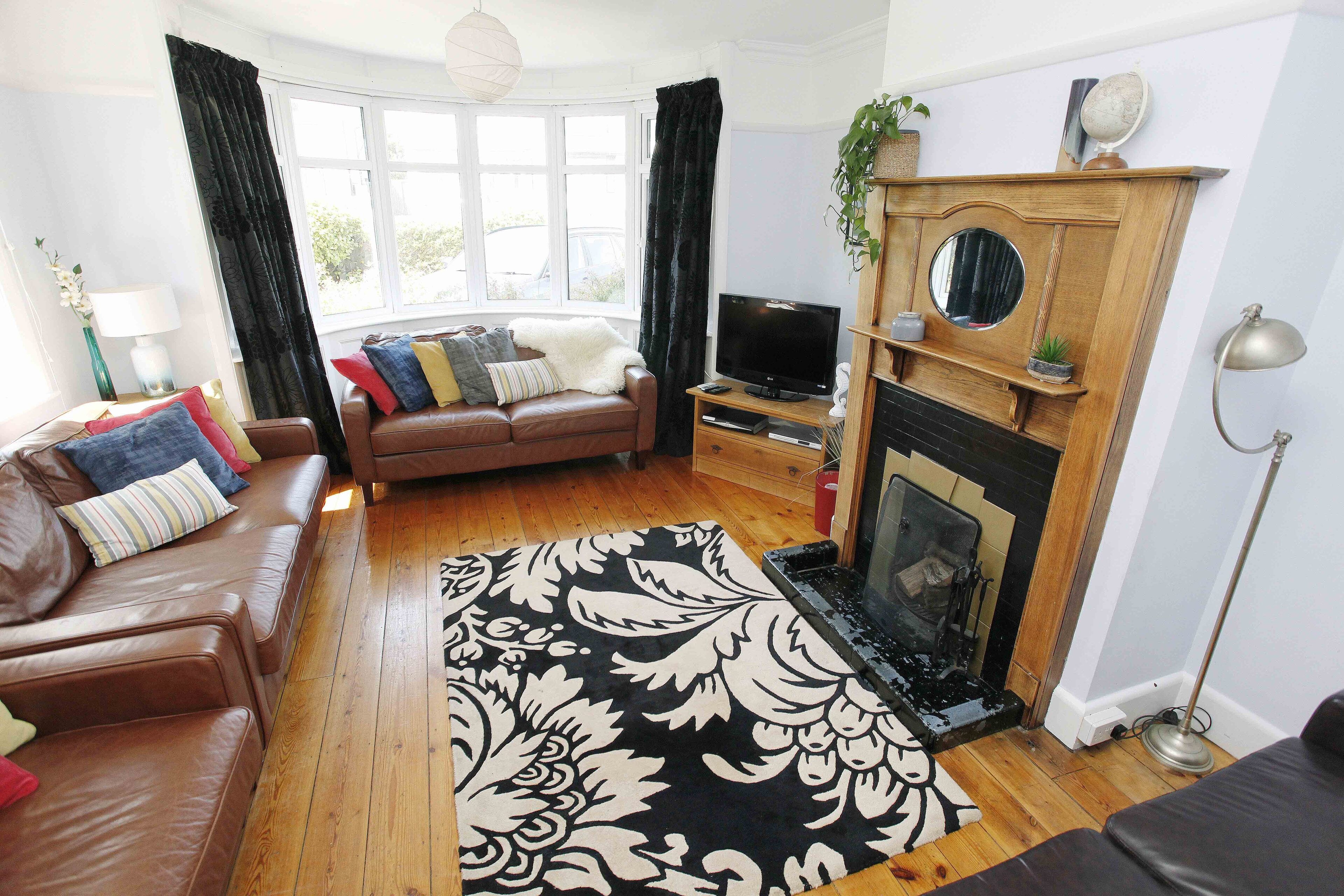 A charming seaside  cottage 5 minutes walk from beach on Jurassic Coast 