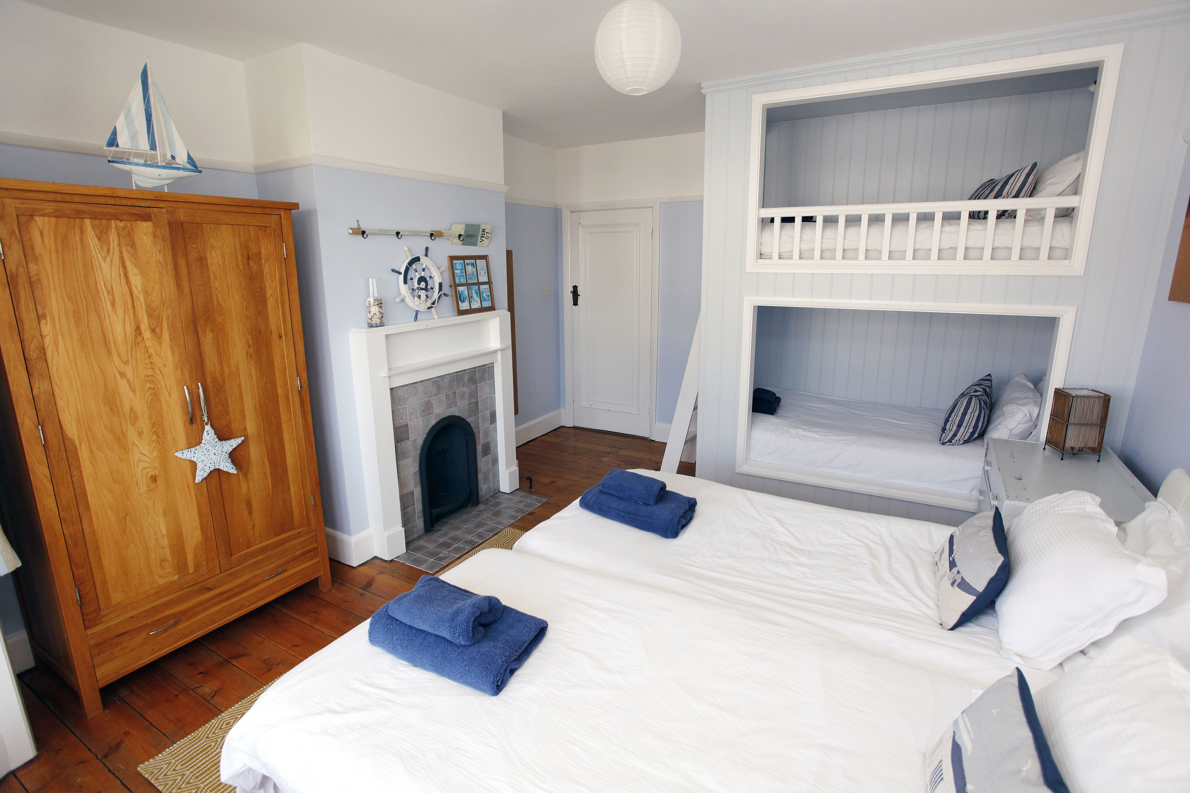 5 soverom, strykejern/-brett, reiseseng for barn og internettilgang