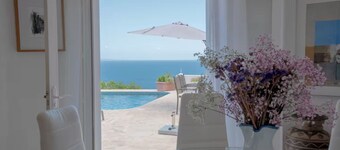Can Pere, stunning sea views, Es Cubells, infinity pool