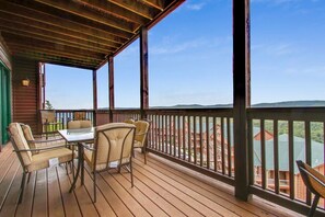 Outdoor dining - 47-3 The Sanctuary Closest to SDC Next Door to Clubhouse w/Indoor/Outdoor Pools (Branson)