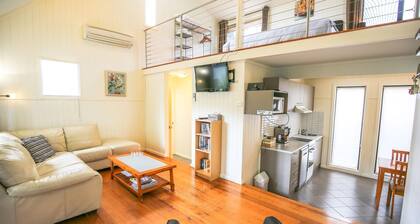 ALLAMBIE COTTAGES - VILLA 3: Bright