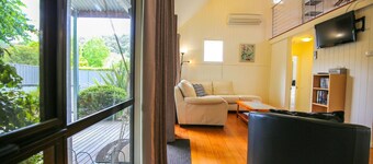 ALLAMBIE COTTAGES - VILLA 3: Bright