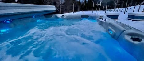 Bain à remous extérieur