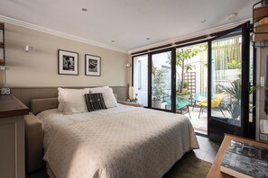 Iron/ironing board, free WiFi, bed sheets, wheelchair access