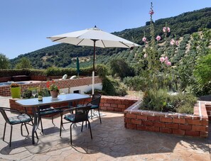 Outdoor dining - Andalusian Country Retreat  (Montefrio)