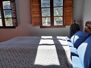 1 bedroom, iron/ironing board, free WiFi, bed sheets - Andalusian Country Retreat  (Montefrio)