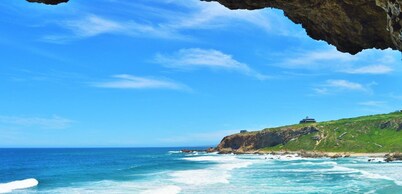 Modern house with a breath-taking 180 degree panoramic view of the Indian Ocean.