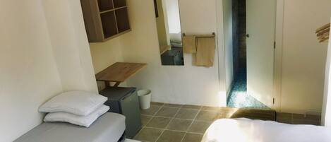 4 bedrooms, WiFi, bed sheets