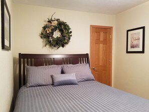 2 chambres, fer et planche à repasser, Wi-Fi, draps fournis