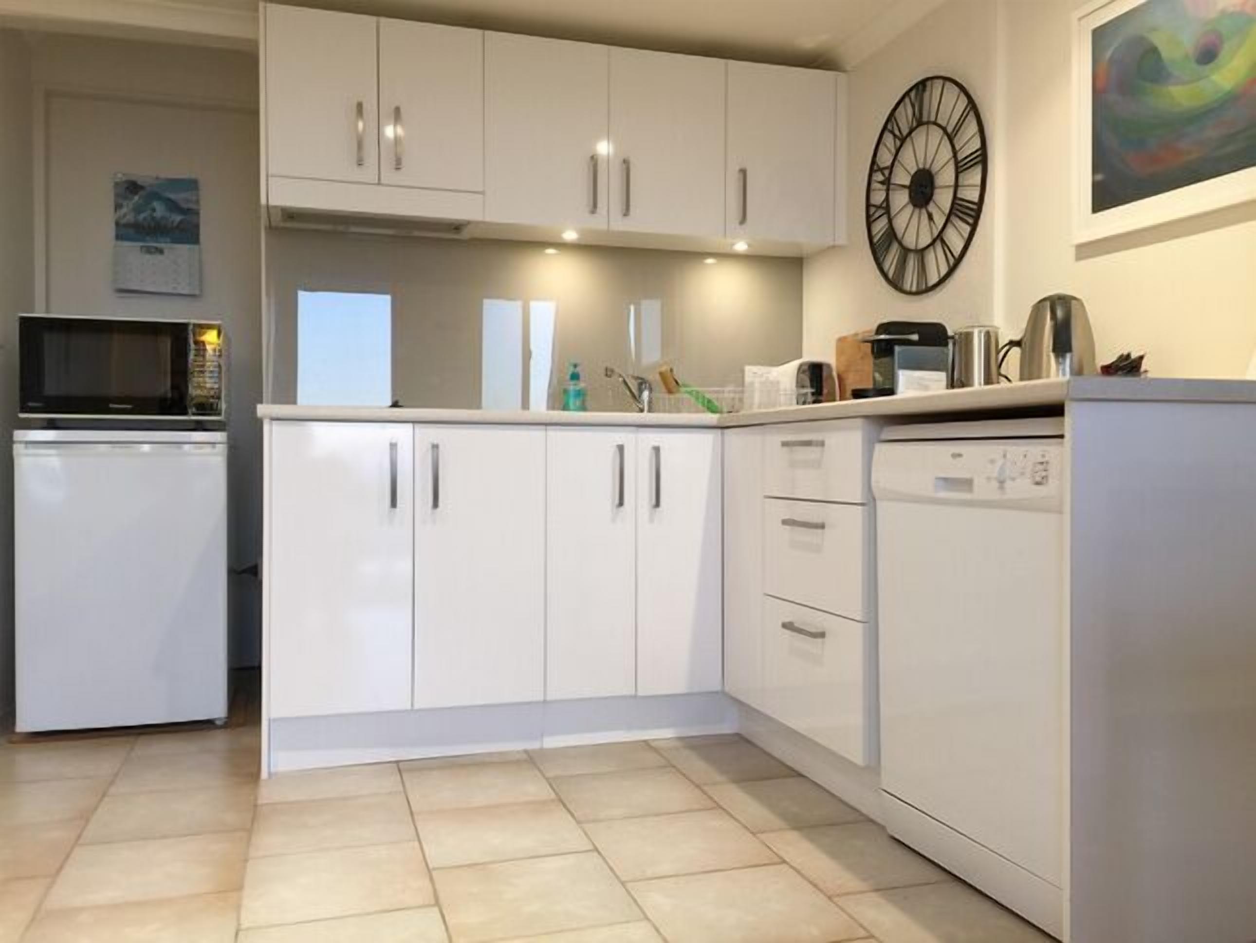 Avalon Horizons Apt w/ Pool & Sensational Views — image 15