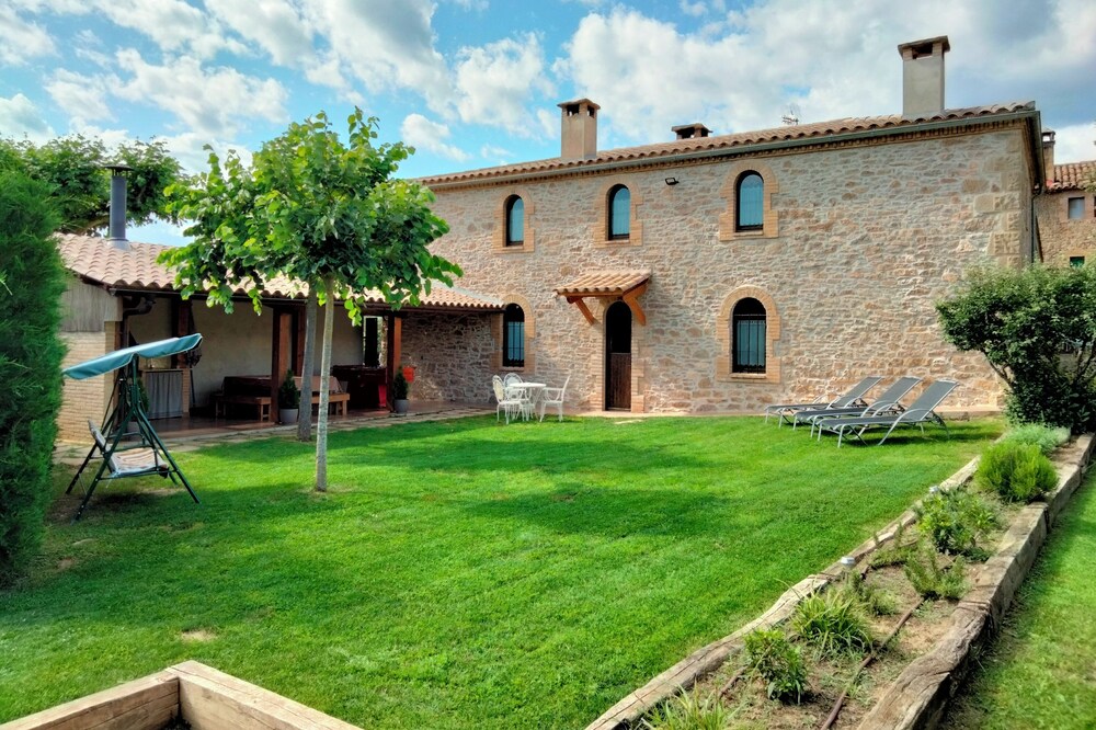 House of the segle XIX rehabilitated, però amb l'escència d'abans