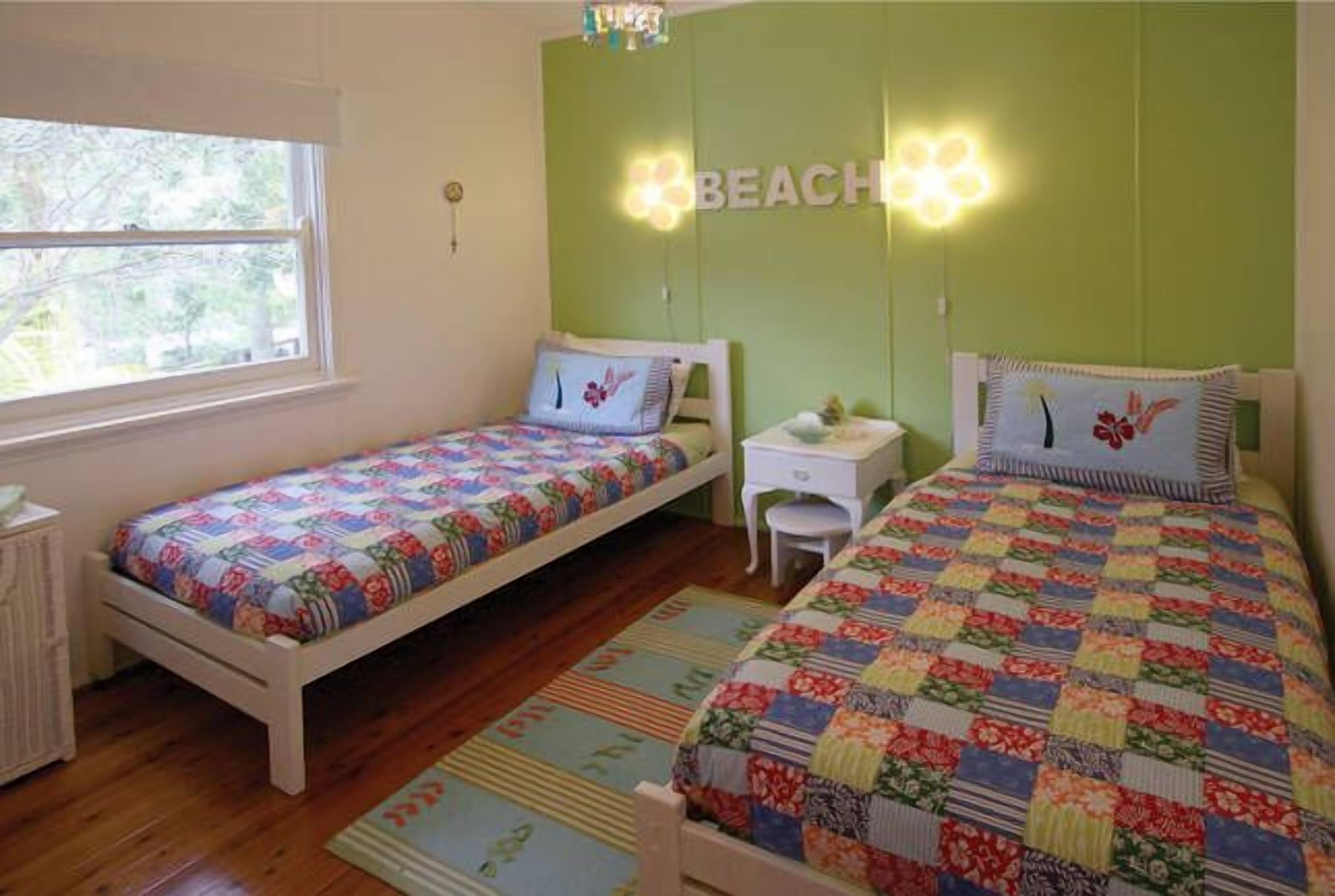 Laguna Blue at Hyams Beach- with WIFI - Pet Friendly & 4pm check-out on Sundays  — image 13