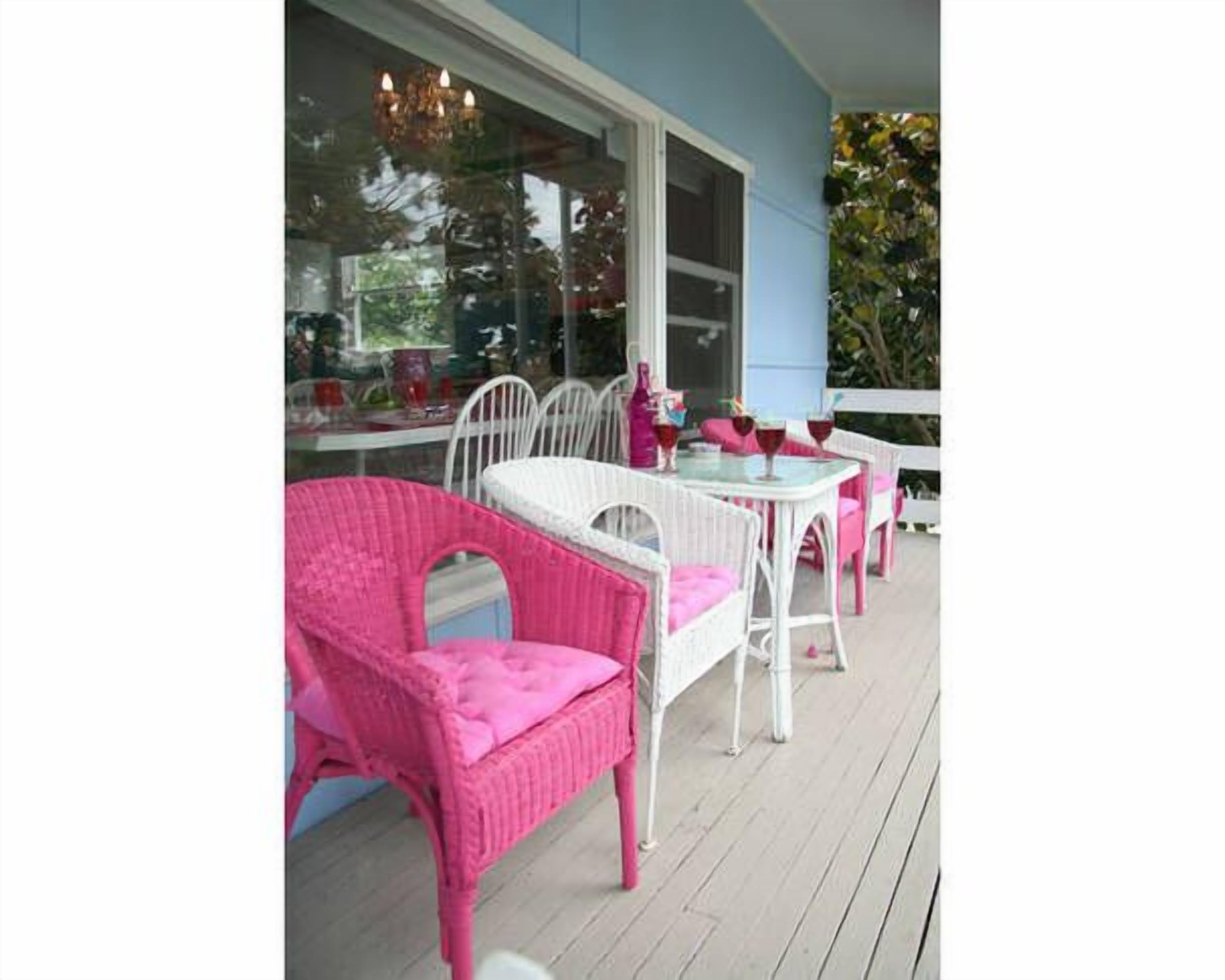 Laguna Blue at Hyams Beach- with WIFI - Pet Friendly & 4pm check-out on Sundays  — image 6
