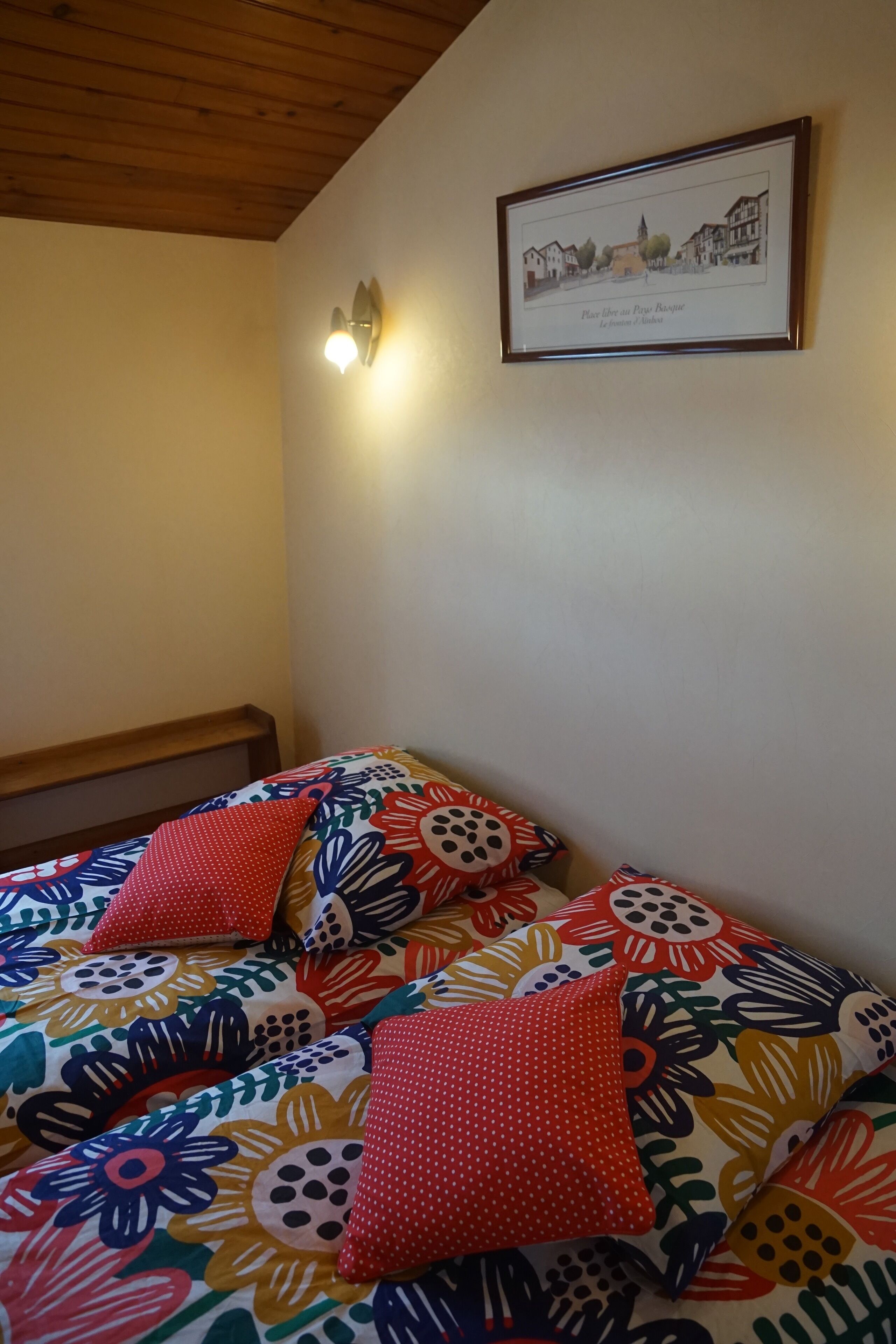 Free Breakfast in a nice wine country.