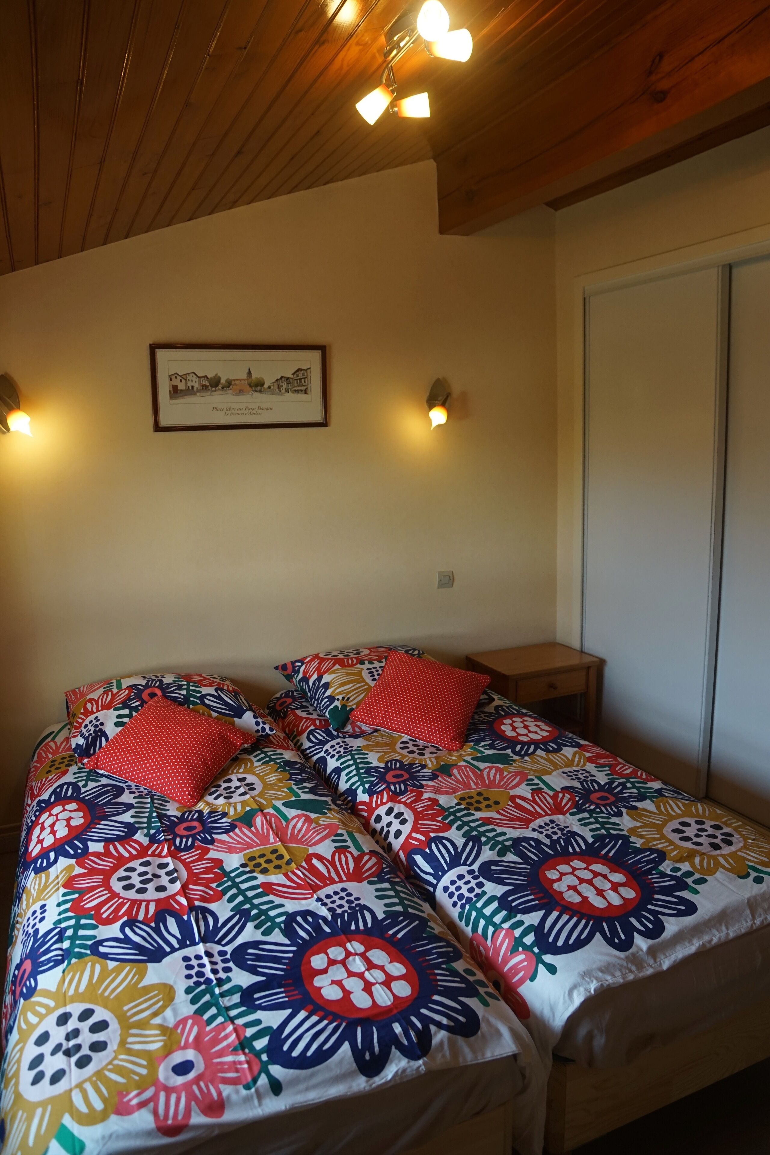 Free Breakfast in a nice wine country.