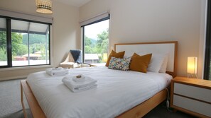 3 bedrooms, bed sheets