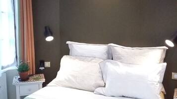 1 habitación, tabla de planchar con plancha, wifi y ropa de cama