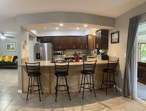 Fridge, microwave, oven, stovetop - Spacious home in a lush green piece of paradise (Pahoa)