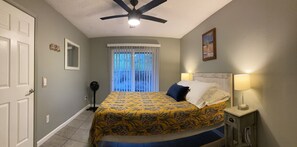 4 bedrooms, desk, iron/ironing board, free WiFi - Spacious home in a lush green piece of paradise (Pahoa)