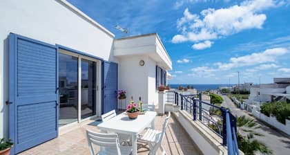 KÖSTLICHES PENTHOUSE AM MEER, KOSTENLOSES WI-FI, MEERBLICK, DUSCHE IM FREIEN