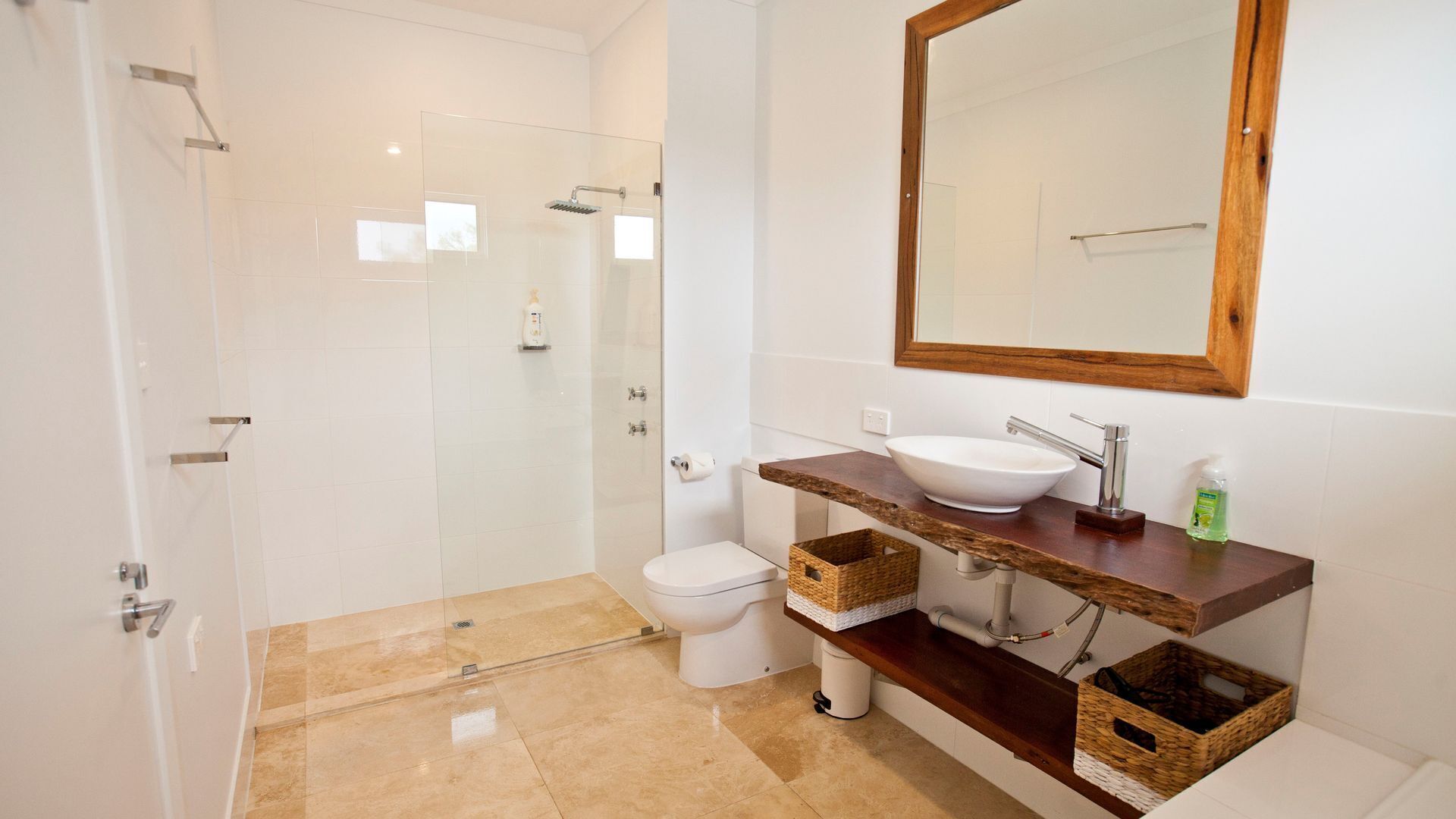 Treehouse by the Sea — image 10