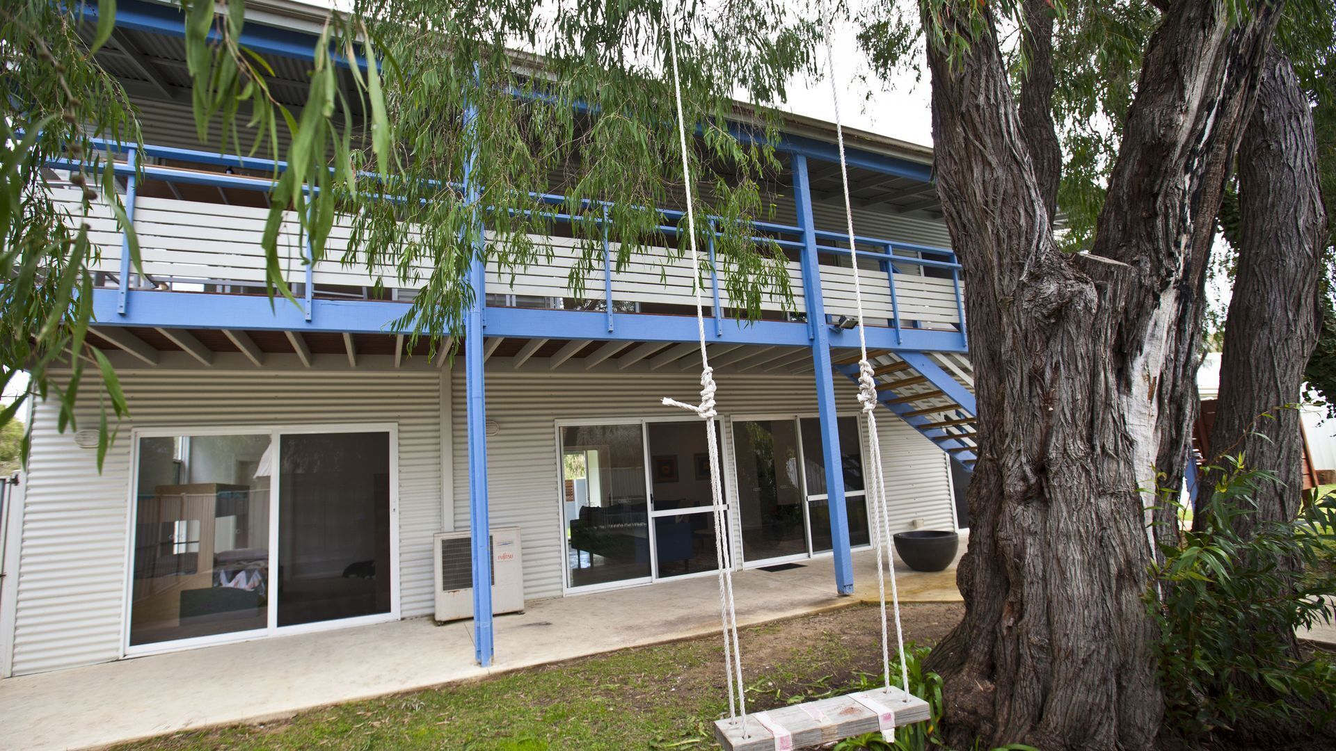 Treehouse by the Sea — image 21