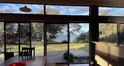 Coast@Culburra - newly renovated - luxurious beachfront house with spa