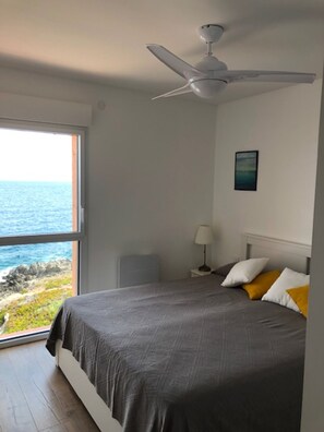 2 bedrooms, iron/ironing board, free WiFi