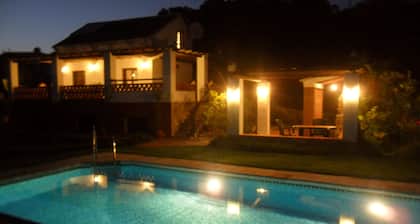 Country House 10 x 4 metrin uima-allas ja vain 5 minuutin keskusta / beach