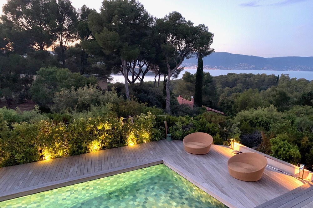 Cap Bénat, 8 people, real sea view, swimming pool, air conditioning, wifi, 180cm and 160cm bed
