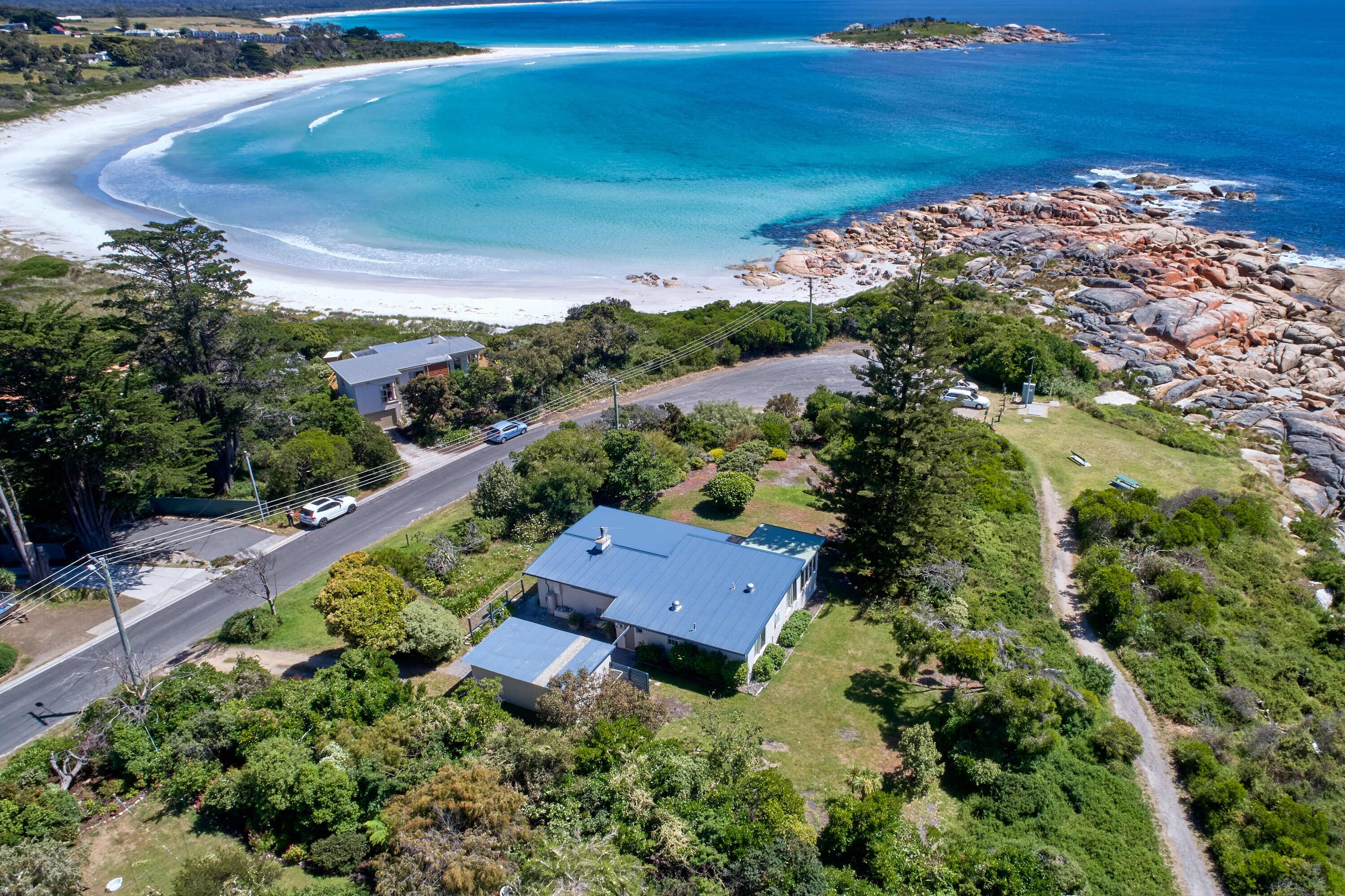  BEACH PATH HOUSE - STAY RIGHT ON THE BEACH 