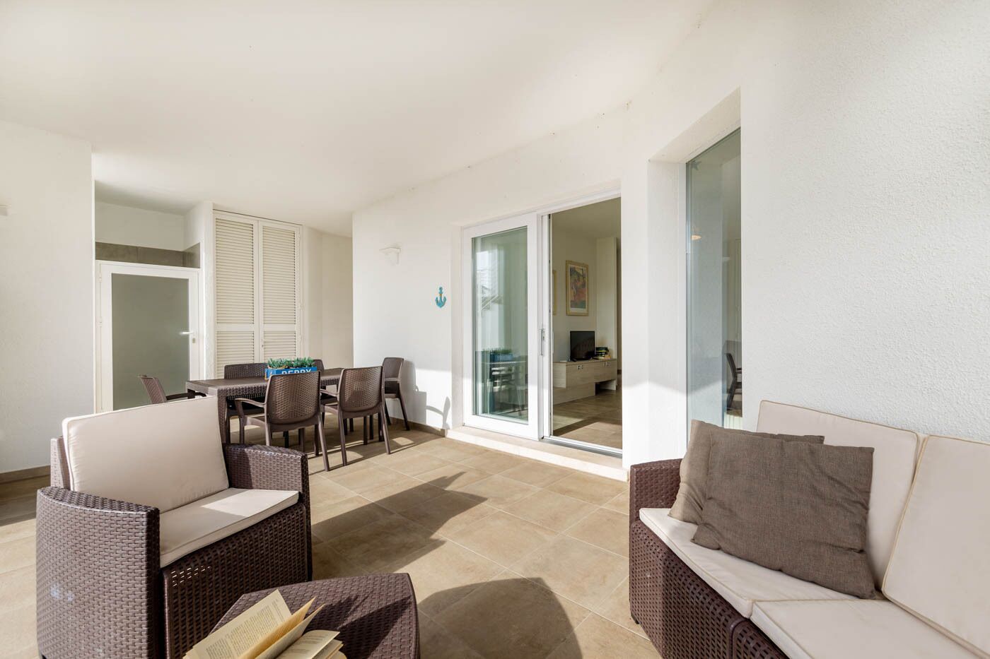 modern apartment 5 min from the sea with air conditioning, swimming pool, wi-fi