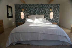 4 Schlafzimmer, hochwertige Bettwaren, Bügeleisen/Bügelbrett