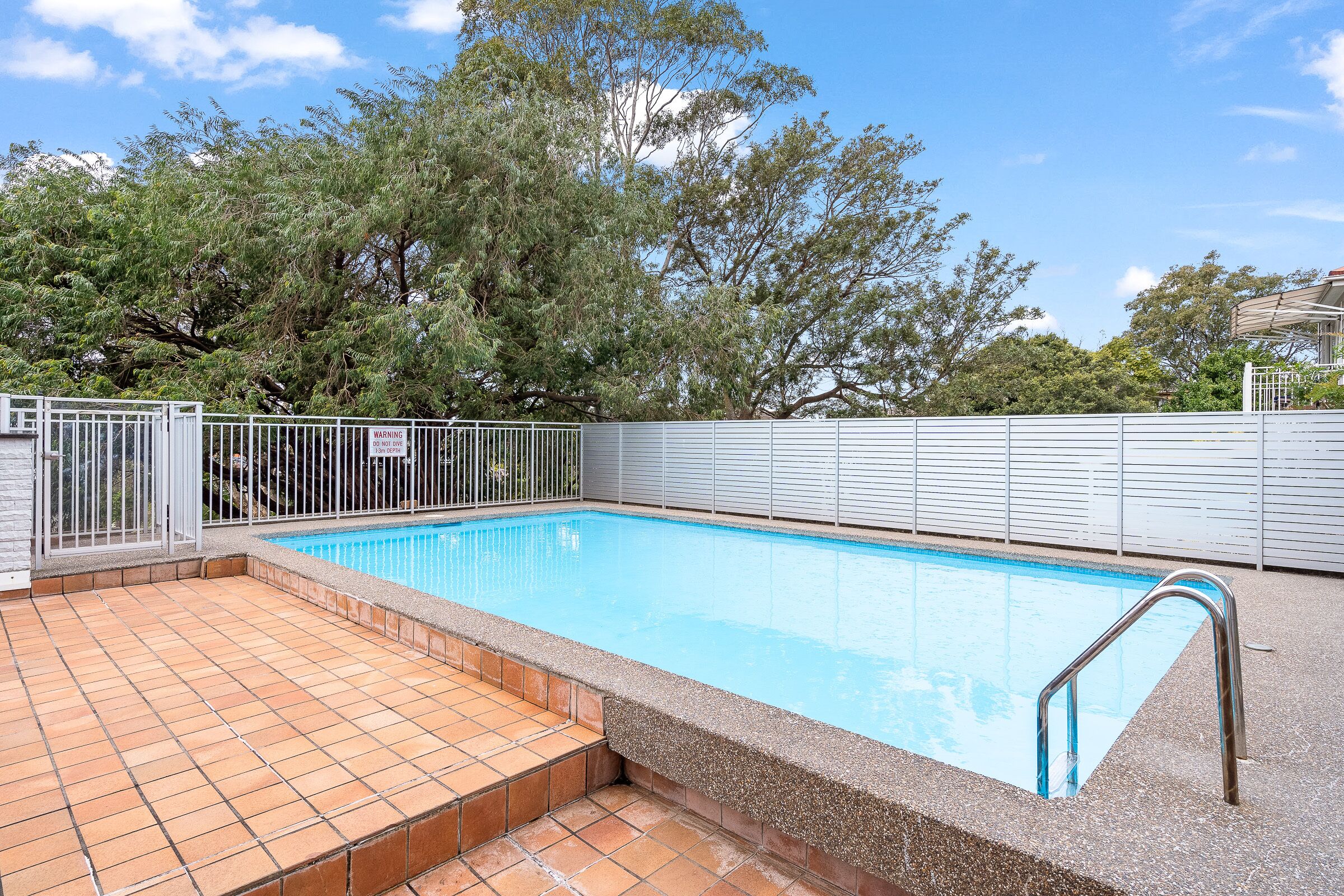 Bronte garden apartment — image 4