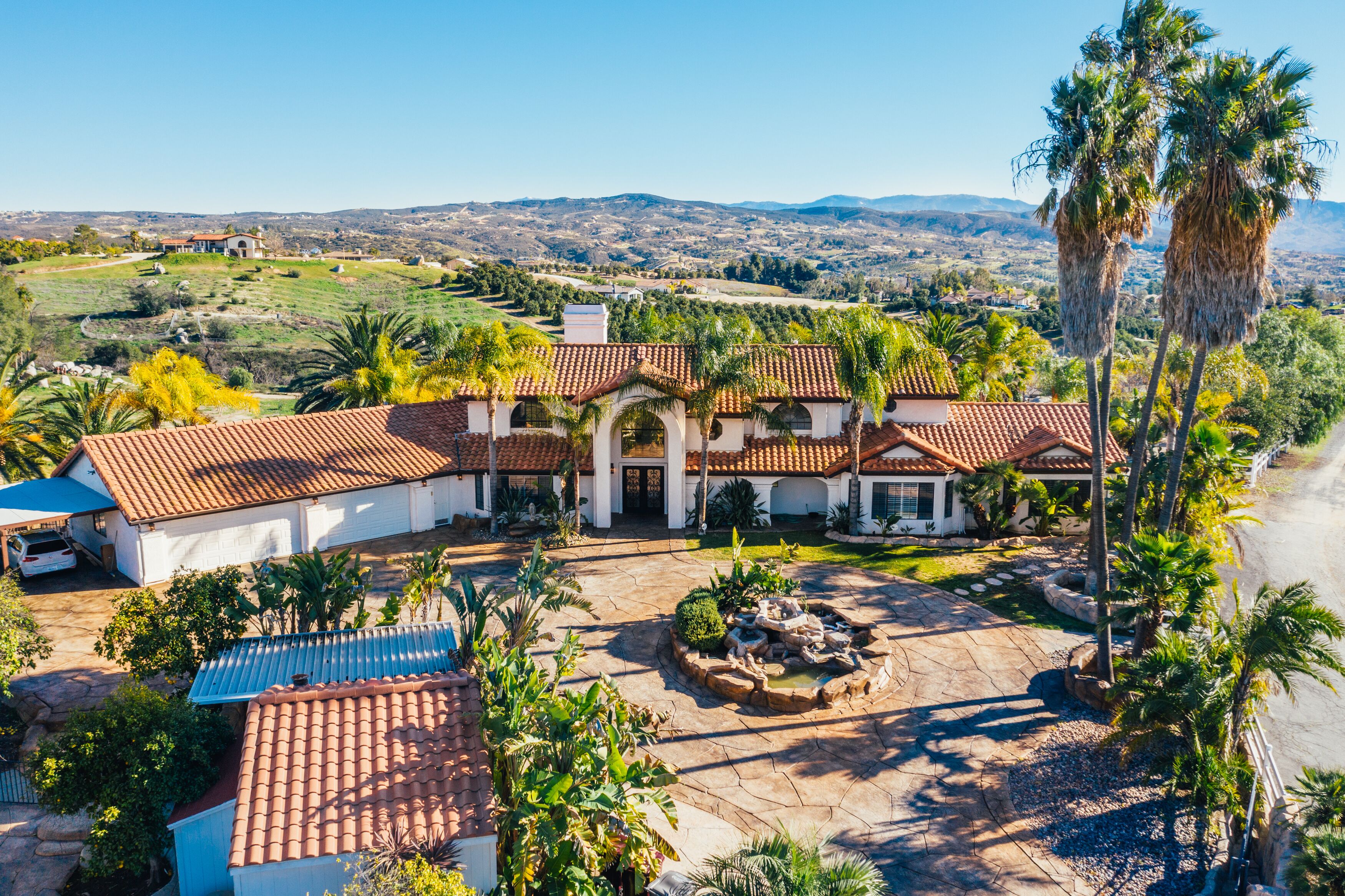 Moana by AvantStay | Prvt Oasis w/ Scenic Views | Tiki Bar & Pool w/ Water Slide