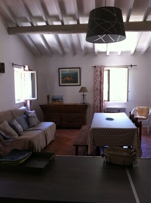 Télévision, cheminée