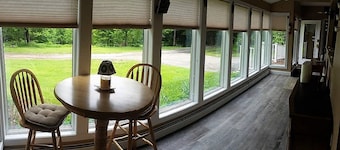 Besøk Cooperstown NY eller Oneonta NY områder, bo på Abels Acre Retreat House