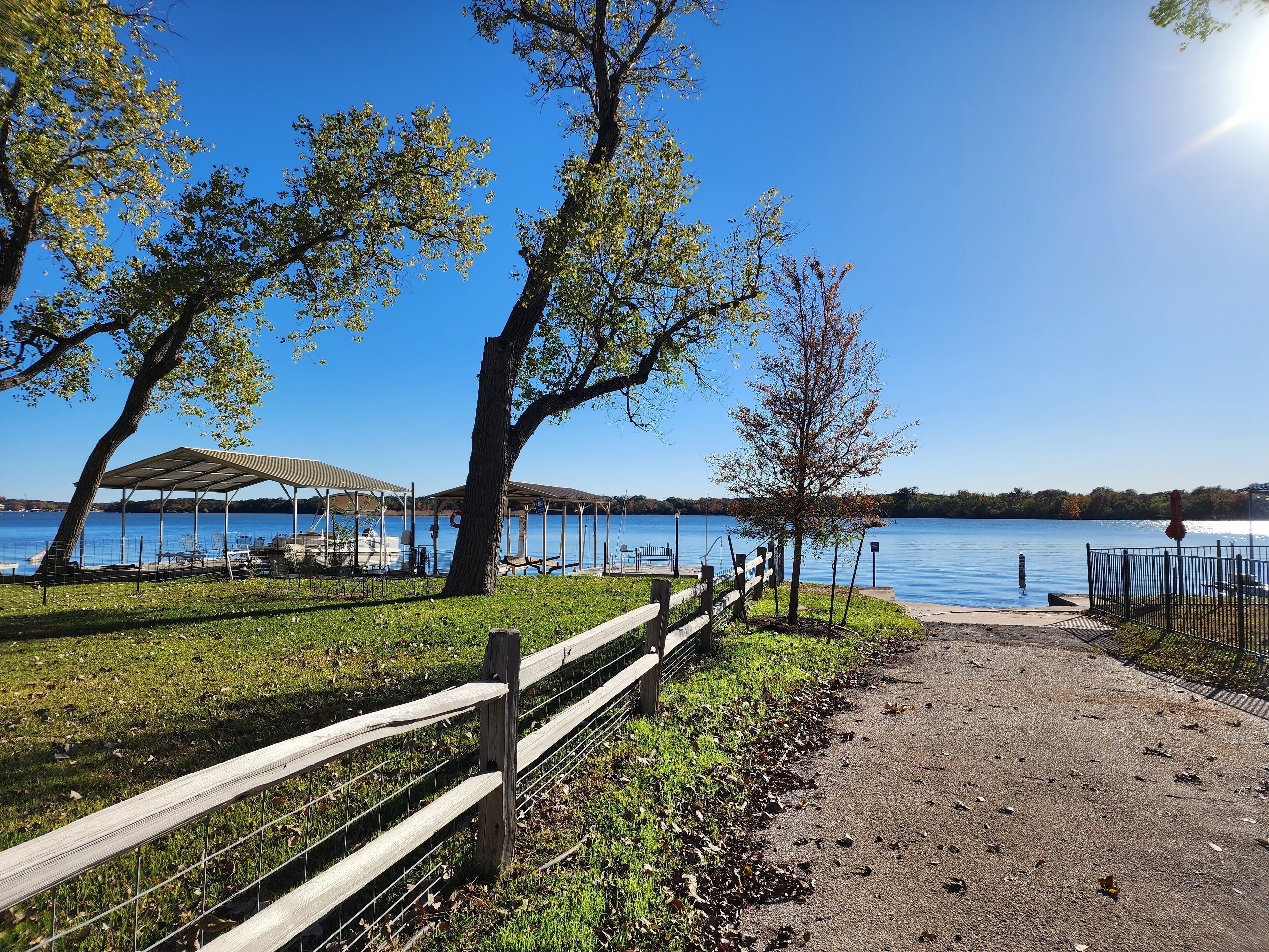 Great Sunset Views, Dock, Covered Boatlift & Jet Ski Lift 