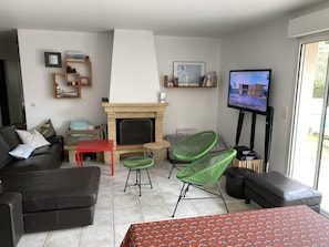 TV, fireplace, ping pong - Bassin d'Arcachon House with heated pool (Arès)