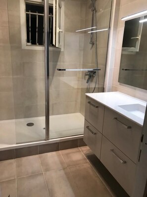 Dusche, Haartrockner