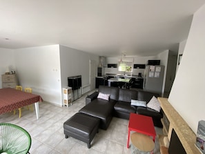 TV, fireplace, ping pong - Bassin d'Arcachon House with heated pool (Arès)