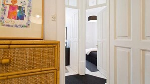 3 habitaciones, tabla de planchar con plancha y wifi gratis 